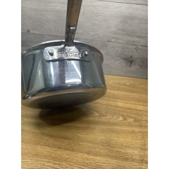 All-Clad D5 Polished 18/10 SS 5-Ply Bonded 3-qt sauce Pan with Lid - Picture 9 of 12